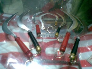 Souvenir Madura - GAntungan Kunci Clurit Madura